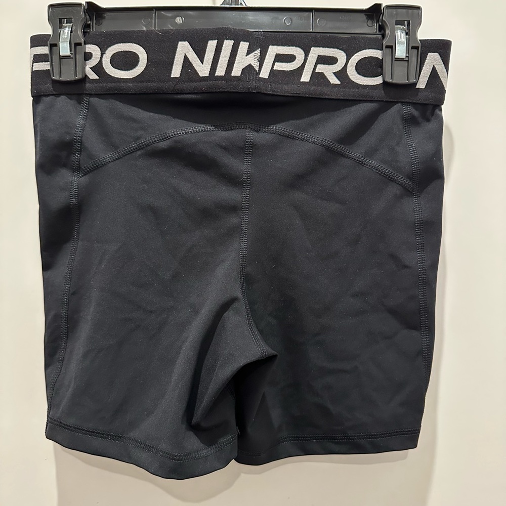 Nike pro short size M in black